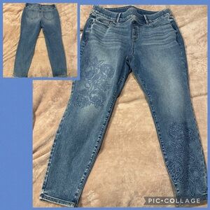 Torrid • embroidered floral sky high skinny jeans